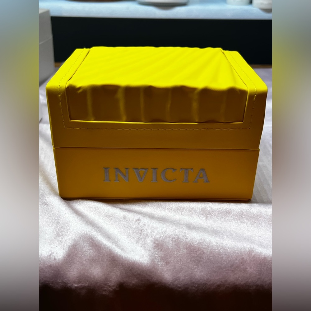 Empty Invicta Yellow Watch Storage Box - Picture 2 of 5